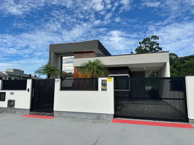 Imagem: Casa Alto Padrão com Quintal e Excelente