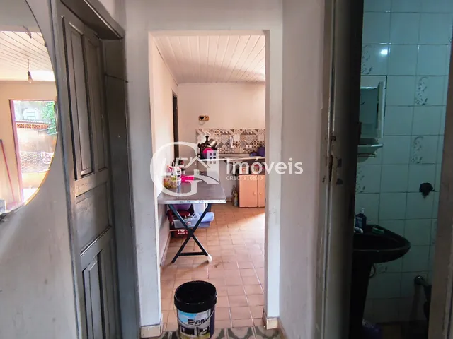 Imagem 8: Casa à venda na cidade de cidade] no bairro bairro] com 4 quartos, 1 sala, 2 banheiros