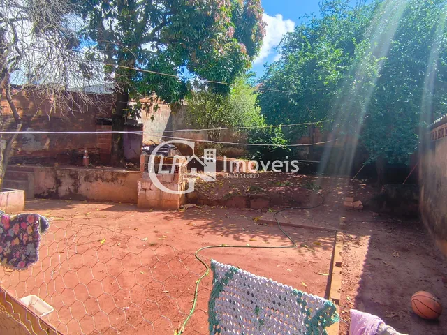 Imagem 5: Casa à venda na cidade de cidade] no bairro bairro] com 4 quartos, 1 sala, 2 banheiros