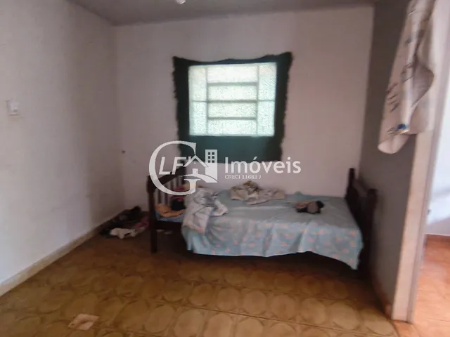 Imagem 6: Casa à venda na cidade de cidade] no bairro bairro] com 4 quartos, 1 sala, 2 banheiros
