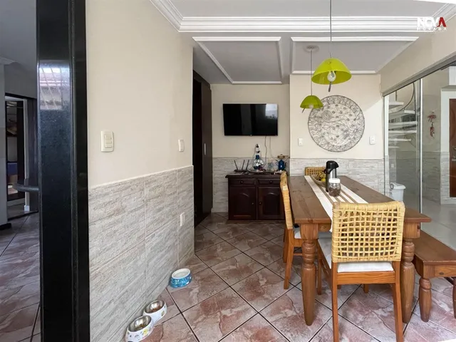 Imagem 2: Casa com 4 dormitórios