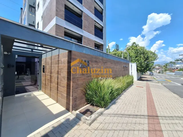 Imagem: O apartamento possui 5 Dormitórios, 1 Suíte, 2 Banheiros,