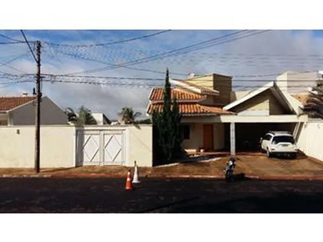 Imagem: A casa em condomínio possui 3 Dormitórios, 1 Suíte, 2