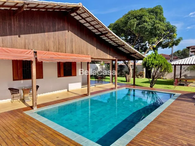 Imagem: Casa à venda composta de 4 quartos, sendo