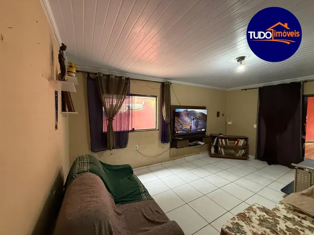 Imagem 5: TUDO IMÓVEIS VENDE - Casa com 3 quartos uma suíte e 4 vagas de garagem à venda em