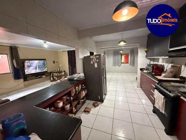 Imagem 4: TUDO IMÓVEIS VENDE - Casa com 3 quartos uma suíte e 4 vagas de garagem à venda em