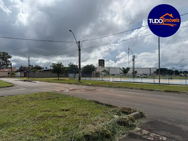 Imagem 11: TUDO IMÓVEIS VENDE - Casa com 3 quartos uma suíte e 4 vagas de garagem à venda em