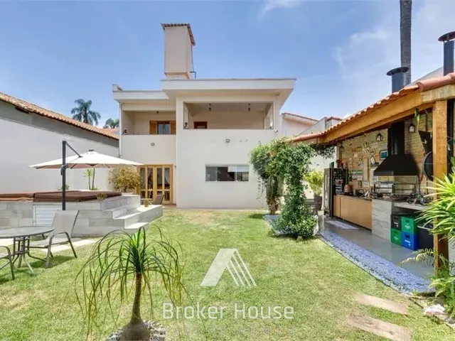 Imagem 1: Casa em rua fechada na Granja Julieta