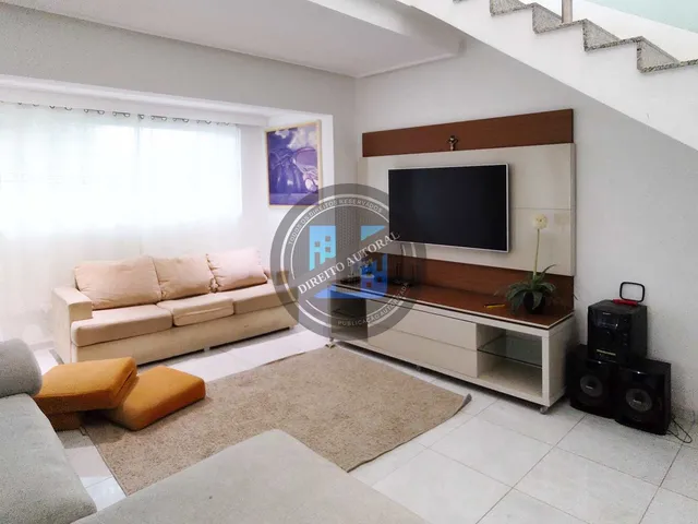 Imagem: A casa possui 3 Dormitórios, 3 Suítes, 2 Banheiros, 3