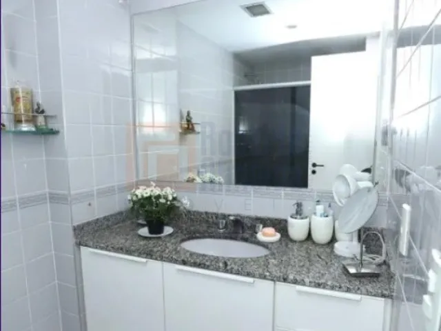 Imagem 5: Apartamento à Venda no Condomínio Barra Bali de 70m² com 2 Quartos com Armários Sendo