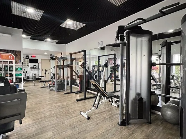 Imagem 3: Apartamento à Venda no Condomínio Barra Bali de 70m² com 2 Quartos com Armários Sendo