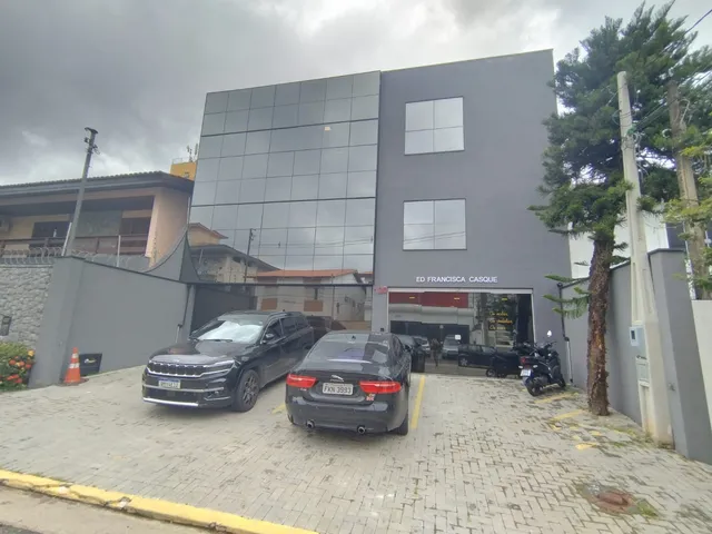 Imagem: A loja possui 3 Banheiros e está localizado em Parque