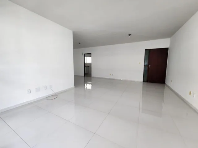 Imagem 10: 03 Suítes, Nascente e com Varanda, na Ponta Verde