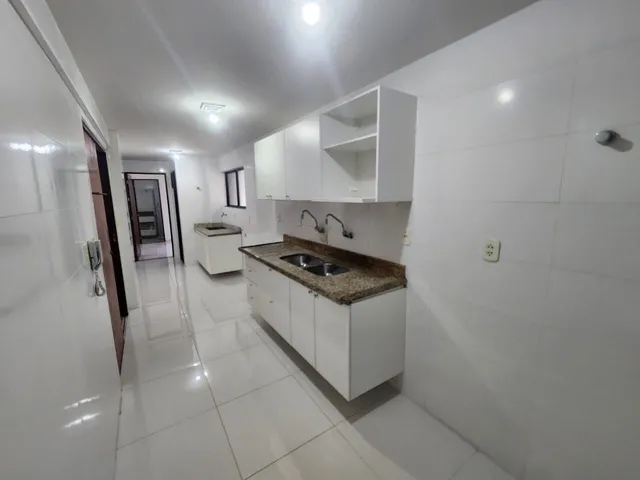 Imagem 4: 03 Suítes, Nascente e com Varanda, na Ponta Verde