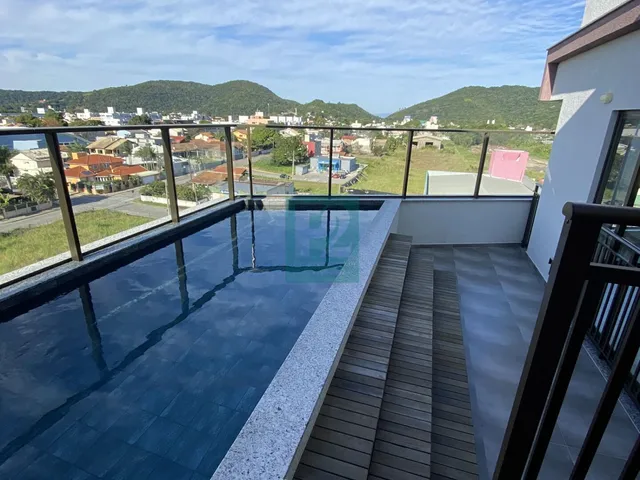 Imagem: Ampla Cobertura à Venda na Praia de Bombas