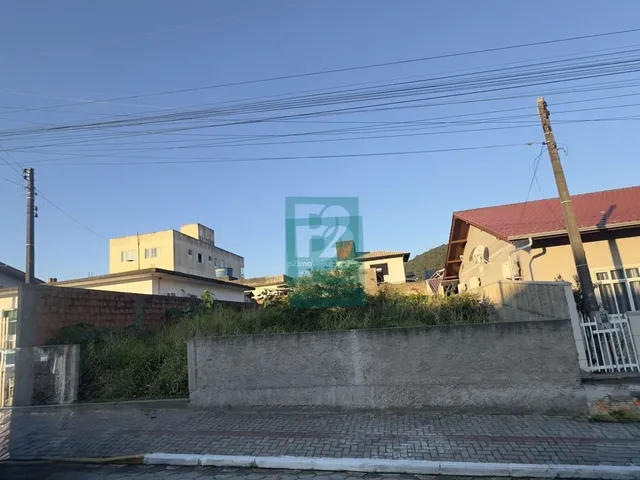 Imagem: Terreno à Venda Bem Localizado na Praia