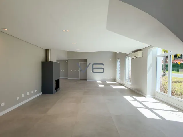Imagem 5: Casa em Condomínio com 435m² privativos, 4 quartos, 2 vaga de garagem, no Alphaville