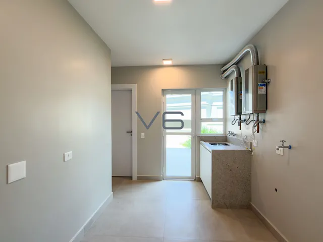 Imagem 10: Casa em Condomínio com 435m² privativos, 4 quartos, 2 vaga de garagem, no Alphaville