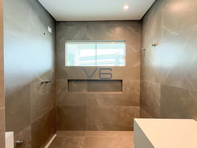 Imagem 16: Casa em Condomínio com 435m² privativos, 4 quartos, 2 vaga de garagem, no Alphaville