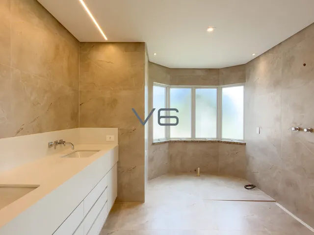 Imagem 6: Casa em Condomínio com 435m² privativos, 4 quartos, 2 vaga de garagem, no Alphaville