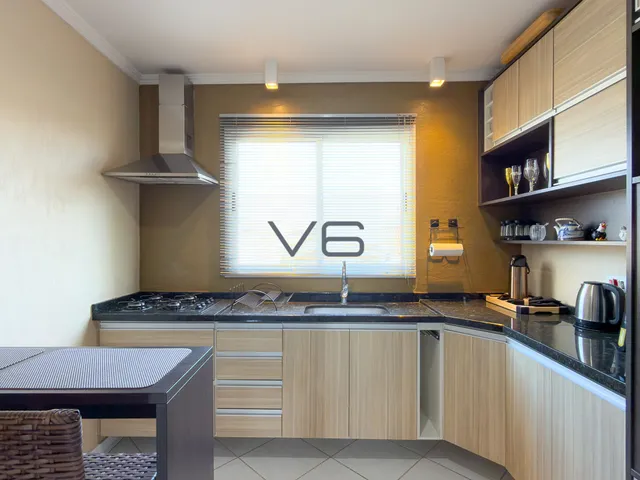 Imagem 16: Casa Alto Padrão com 147m² privativos, 3 quartos sendo 1 suíte, 4 vagas de garagem, em