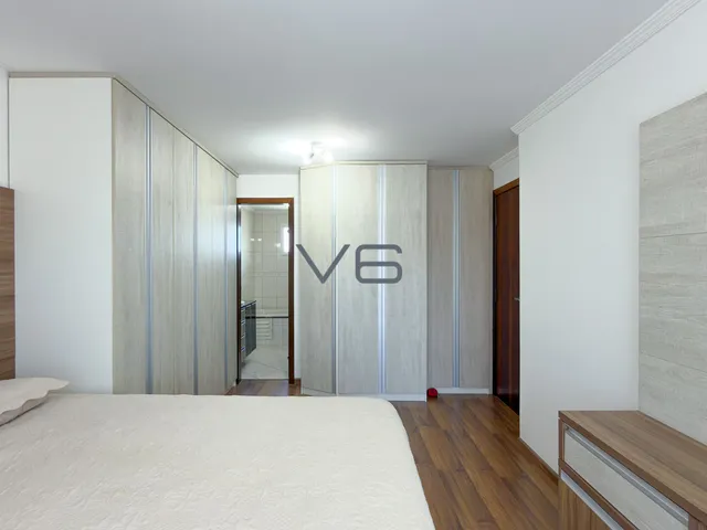 Imagem 6: Casa Alto Padrão com 147m² privativos, 3 quartos sendo 1 suíte, 4 vagas de garagem, em