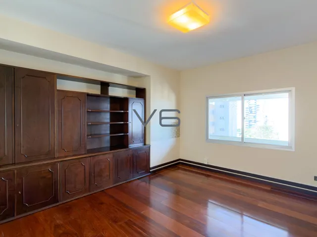 Imagem 3: Apartamento Alto Padrão com 4 quartos, 251,8m² privativos e 2 vagas de garagem no Água