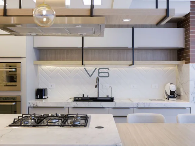 Imagem 3: Apartamento Alto Padrão com 2 Quartos, 1 Suíte, 2 Vagas de Garagem, 76m² Privativos
