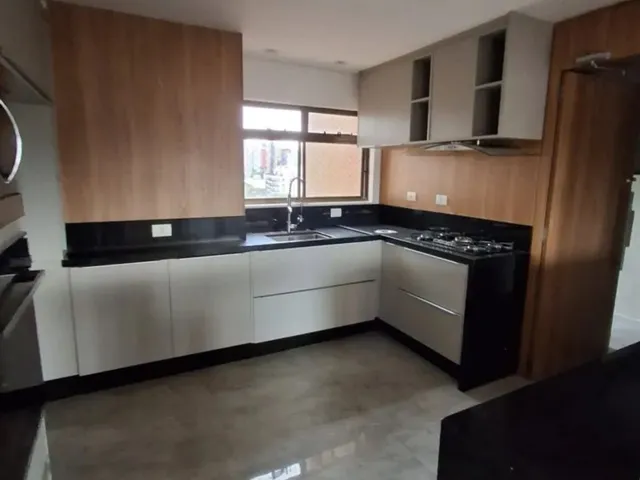 Imagem 3: Apartamento de 4 Quartos no Batel