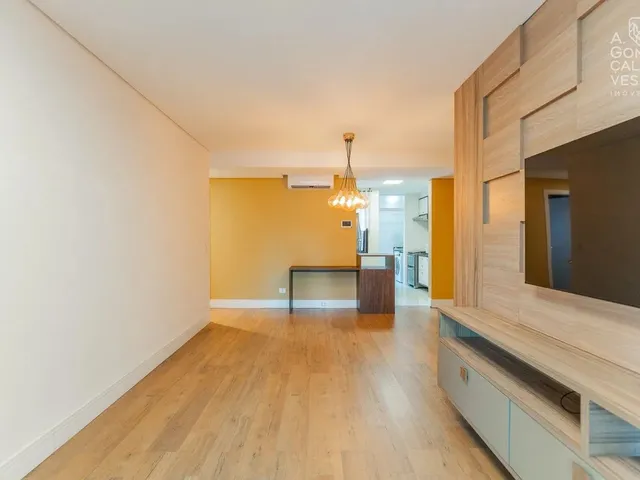 Imagem 3: Apartamento, 02 Quartos, 02 Vagas, Churrasqueira a Carvão, São Francisco, Curitiba