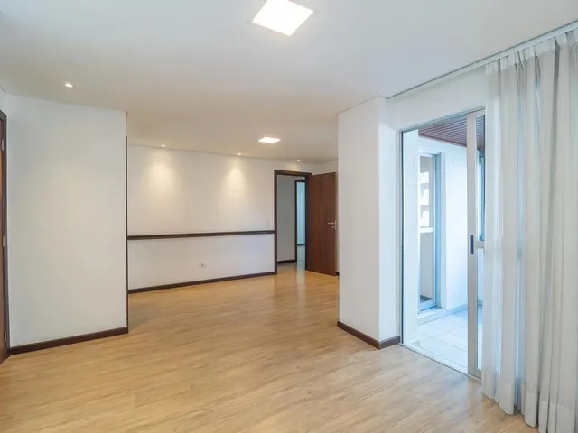 Imagem: Apartamento de 3 Quartos no Bairro Água