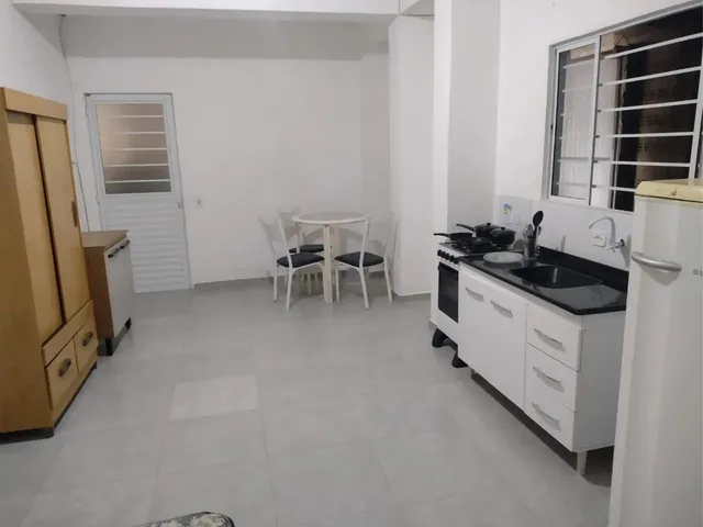 Imagem 2: Excelente Kitnet com Garagem Colombo. Disponível para Visitação!