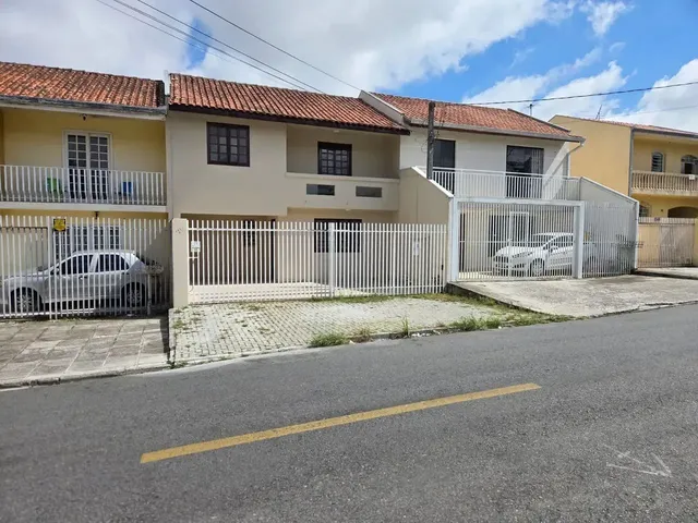 Imagem 1: Sobrado para Aluguel Possui 140 M2 com 3 Quartos em Capão Raso - Curitiba - Pr