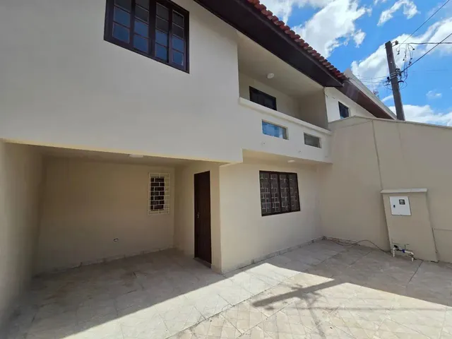 Imagem 10: Sobrado para Aluguel Possui 140 M2 com 3 Quartos em Capão Raso - Curitiba - Pr