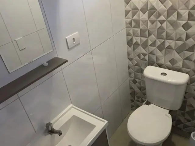 Imagem 13: Sobrado para Aluguel Possui 140 M2 com 3 Quartos em Capão Raso - Curitiba - Pr