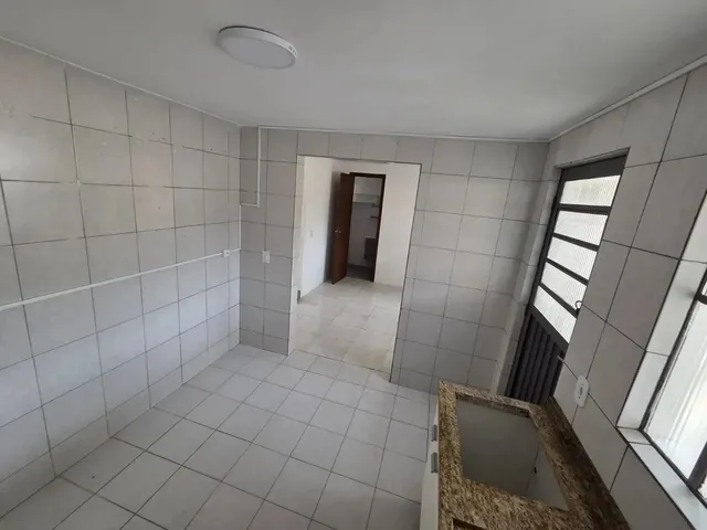 Imagem 15: Sobrado para Aluguel Possui 140 M2 com 3 Quartos em Capão Raso - Curitiba - Pr