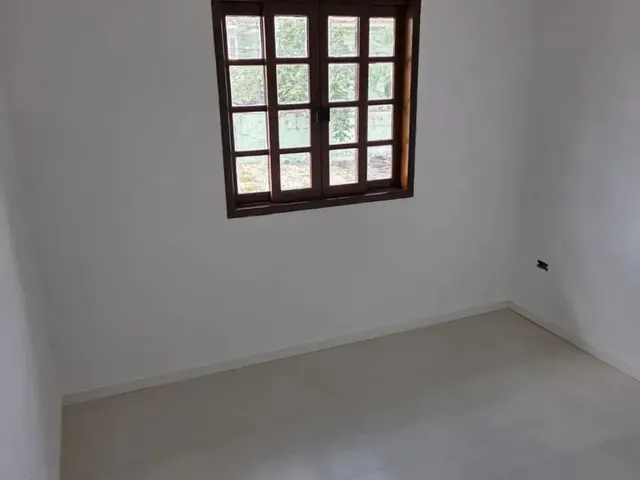 Imagem 6: Sobrado para Aluguel Possui 140 M2 com 3 Quartos em Capão Raso - Curitiba - Pr