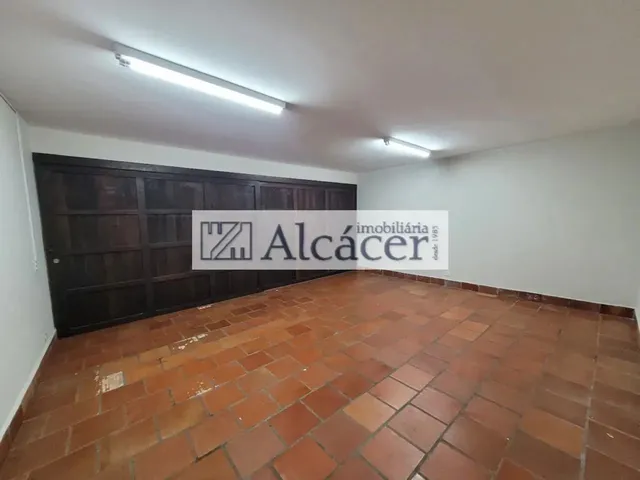 Imagem 10: Imóvel para Aluguel com 230 Metros Quadrados com 7 Quartos em Mercês - Curitiba - Pr