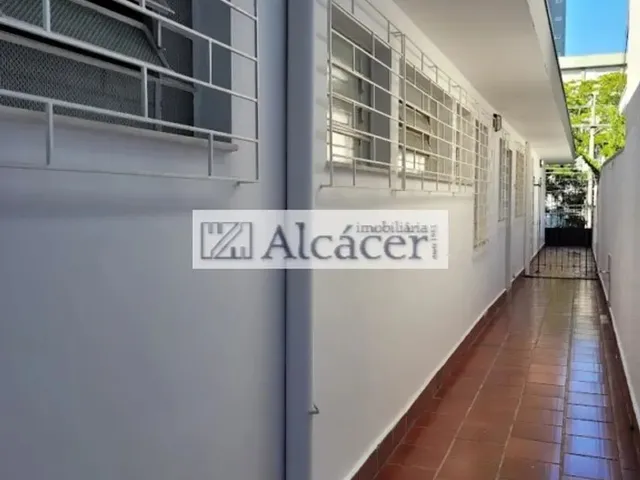 Imagem 2: Imóvel para Aluguel com 230 Metros Quadrados com 7 Quartos em Mercês - Curitiba - Pr