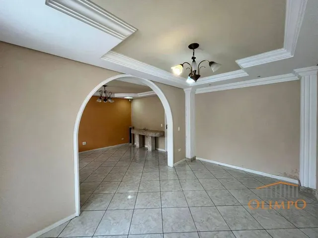 Imagem 11: Casa com 3 Dormitórios para Alugar por R$ 2.873,21/Mês - Hauer - Curitiba/Pr