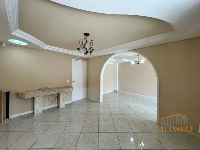 Imagem 16: Casa com 3 Dormitórios para Alugar por R$ 2.873,21/Mês - Hauer - Curitiba/Pr