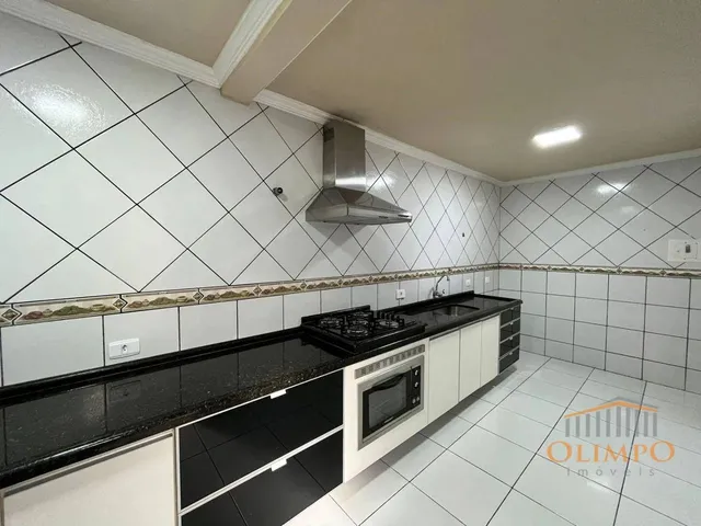 Imagem 7: Casa com 3 Dormitórios para Alugar por R$ 2.873,21/Mês - Hauer - Curitiba/Pr