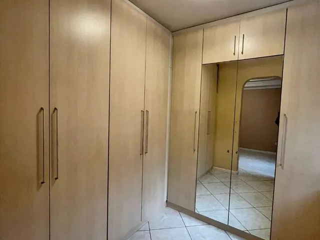 Imagem 2: Casa com 3 Dormitórios para Alugar por R$ 2.873,21/Mês - Hauer - Curitiba/Pr