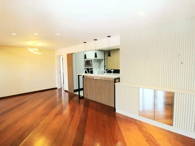 Imagem 1: Apartamento Semimobiliado com 4 Quartos para Locação no Batel 210 M² Privativos Com