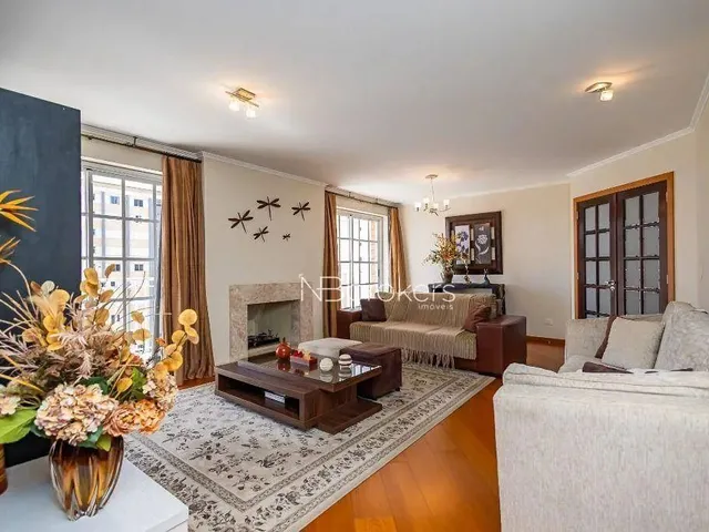 Imagem 7: Apartamento Amplo e Sofisticado À Venda no Coração da Cidade