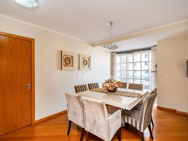 Imagem 3: Apartamento Amplo e Sofisticado À Venda no Coração da Cidade