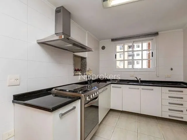 Imagem 13: Apartamento Amplo e Sofisticado À Venda no Coração da Cidade