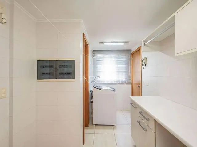 Imagem 14: Apartamento Amplo e Sofisticado À Venda no Coração da Cidade