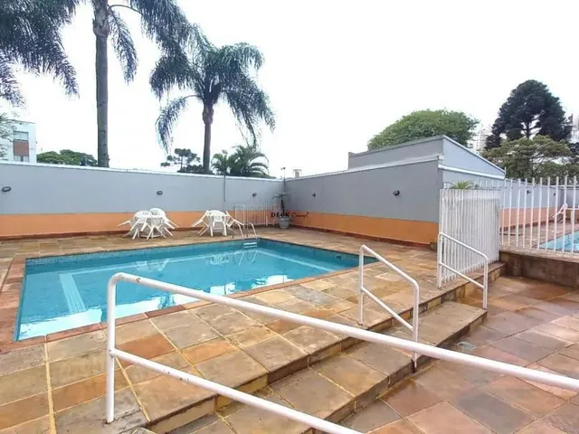 Imagem 16: Apartamento de 2 Dormitórios em Condomínio com Piscina, Semi-Mobiliado no Água Verde