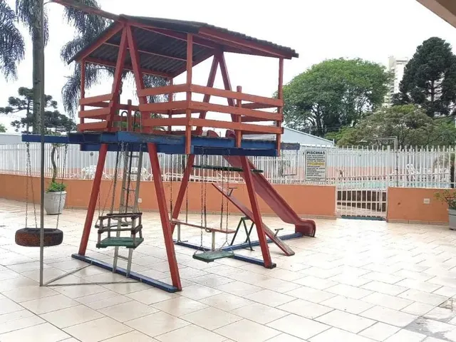 Imagem 9: Apartamento de 2 Dormitórios em Condomínio com Piscina, Semi-Mobiliado no Água Verde